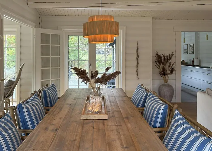 Scandinavian-style Summer House By 펜션 Liseleje